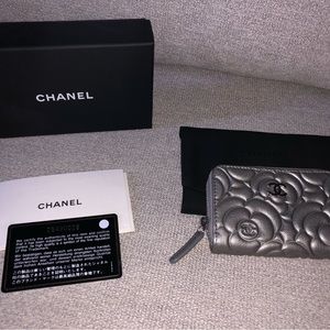 CHANEL Camellia Zippy Card Holder
